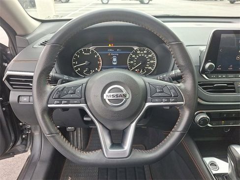 Used 2022 Nissan Altima 2.5 SR image 19