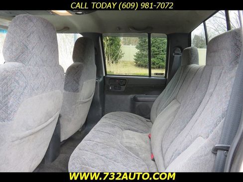 Used 2002 Chevrolet S10 Pickup LS w/ ZR5 Appearance Pkg AWD/4WD image 9