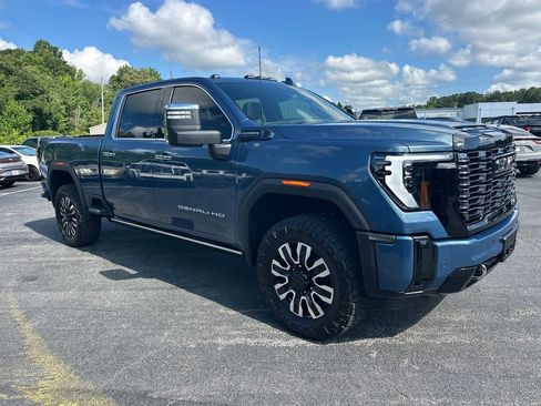 Used 2025 GMC Sierra 2500 Denali Ultimate AWD/4WD image 4