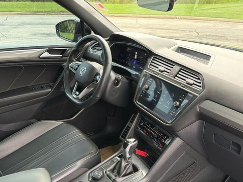 Used 2024 Volkswagen Tiguan SE R-Line w/ MDO Package, Two-Row AWD/4WD image 27