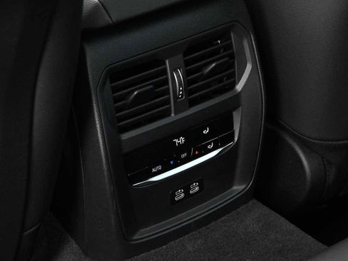 Used 2026 BMW 330i Sedan w/ Premium Package RWD image 24