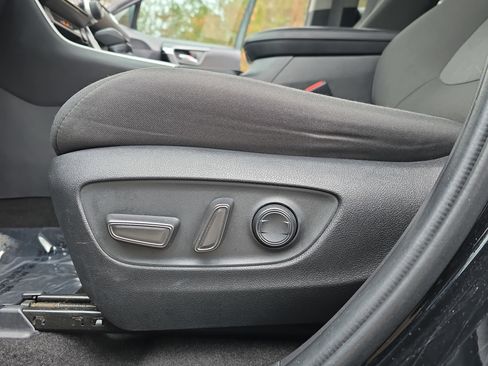 Used 2024 Toyota RAV4 XLE image 28