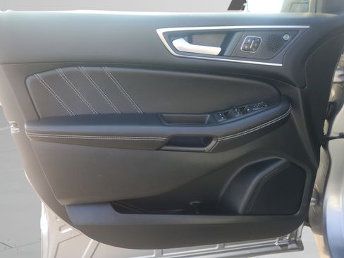 Used 2022 Ford Edge ST w/ Equipment Group 401A AWD/4WD image 18
