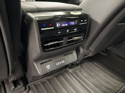 Used 2023 Acura MDX FWD image 30
