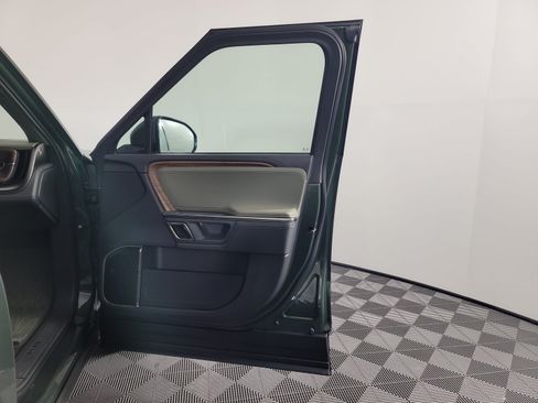 Used 2024 Rivian R1T Adventure AWD/4WD image 18