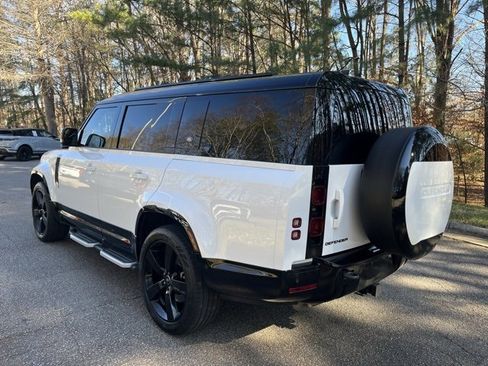 Certified 2024 Land Rover Defender 130 X-Dynamic SE image 7