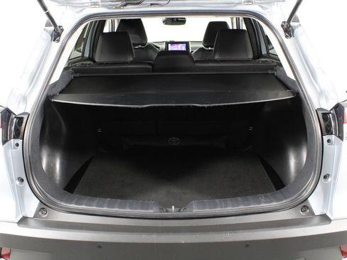 Used 2024 Toyota Corolla Cross XLE FWD image 17