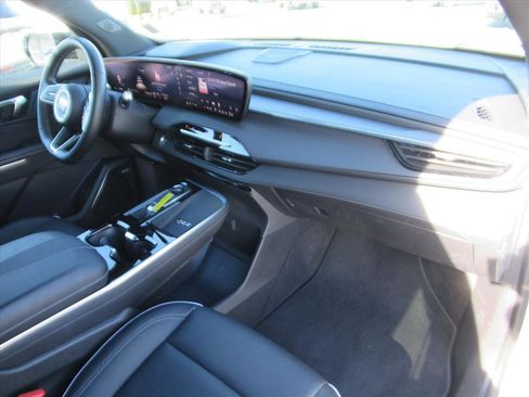 Used 2025 Buick Enclave Sport Touring image 10