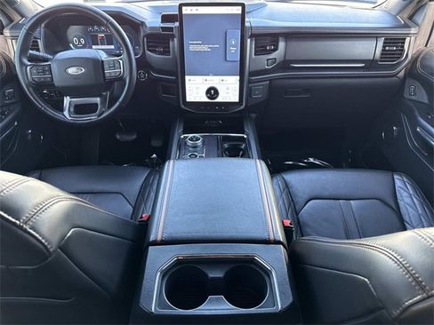 Used 2022 Ford Expedition Max Platinum image 19