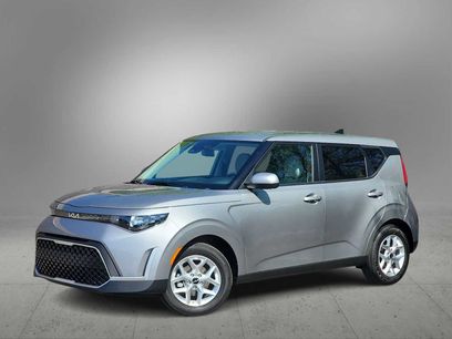Used 2025 Kia Soul LX w/ LX Technology Package