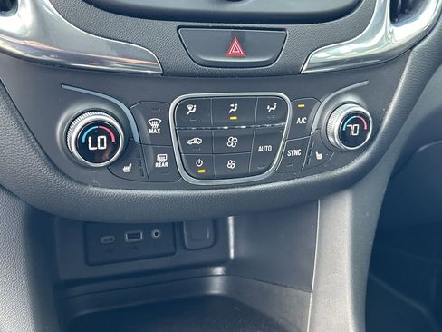 Used 2020 Chevrolet Equinox LT image 23