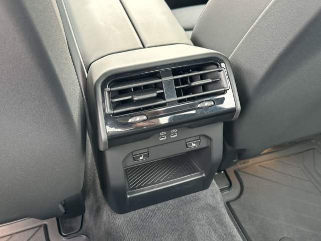 Used 2027 BMW 530i xDrive w/ Premium Package AWD/4WD image 19
