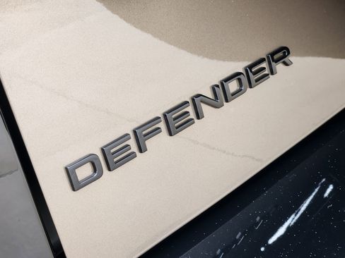 New 2026 Land Rover Defender 110 X-Dynamic SE image 11