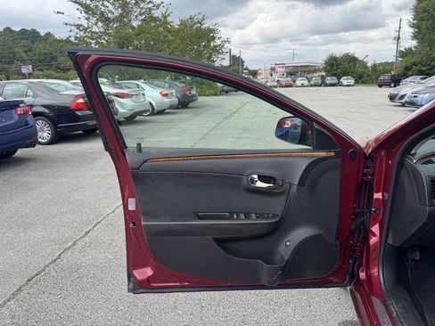Used 2011 Chevrolet Malibu LT image 11
