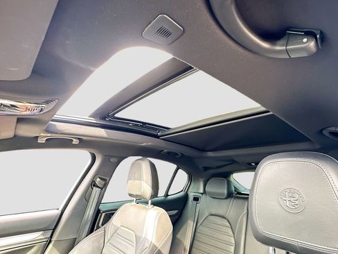 Used 2018 Alfa Romeo Stelvio Ti Sport image 23