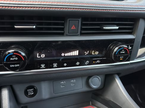Used 2025 Nissan Rogue SV AWD/4WD image 19