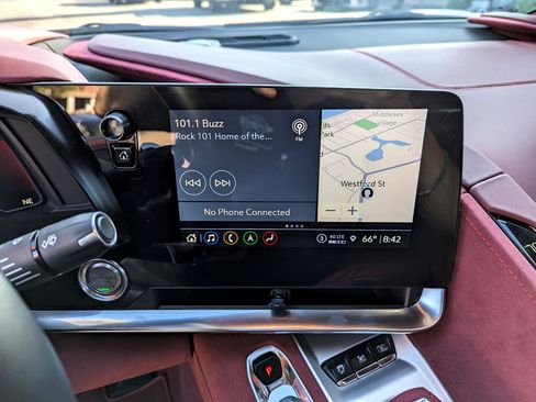 Used 2021 Chevrolet Corvette Stingray Premium Cpe w/ Z51 Performance Package image 22