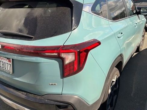 Used 2024 Kia Seltos EX image 6