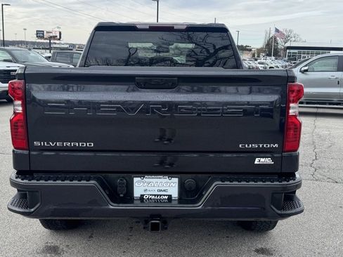 Used 2023 Chevrolet Silverado 1500 Custom image 5