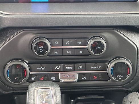 New 2026 Ford Bronco Badlands image 16