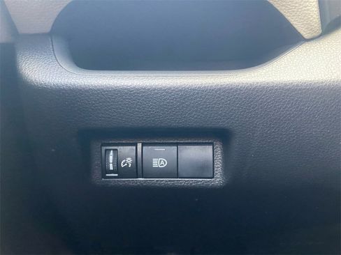 Used 2021 Toyota RAV4 XLE image 18