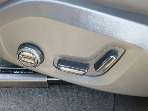 New 2026 Volvo XC90 B6 Plus w/ Protection Package Premier image 16