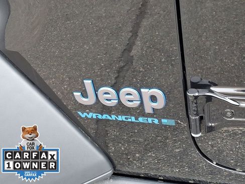 Used 2023 Jeep Wrangler Unlimited w/ Cold Weather Group image 29