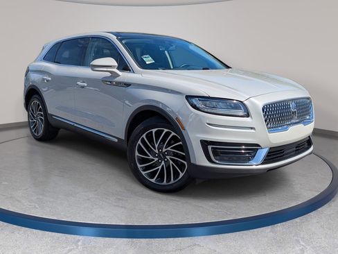 Used 2020 Lincoln Nautilus Reserve image 3