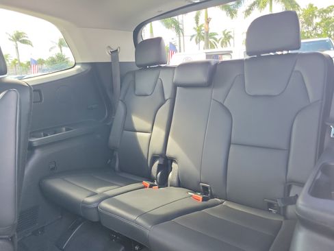 Used 2024 Kia Telluride S FWD image 15