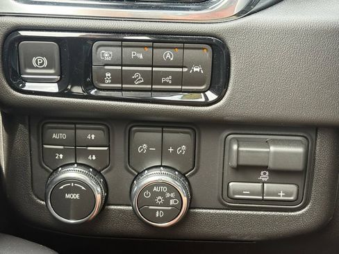 Used 2026 GMC Yukon XL Elevation w/ Elevation Premium Package AWD/4WD image 24