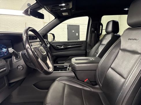 Used 2022 GMC Yukon XL Denali AWD/4WD image 9