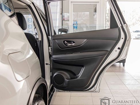 Used 2016 Nissan Rogue S image 34