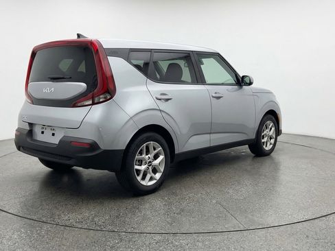 Used 2025 Kia Soul LX w/ LX Technology Package FWD image 9