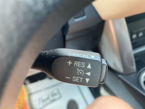 Used 2016 Toyota RAV4 XLE AWD/4WD image 19