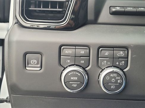 New 2026 GMC Sierra 1500 AT4 w/ Technology Package image 25