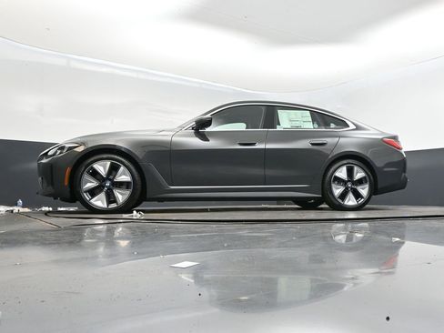 Used 2025 BMW i4 eDrive40 w/ Premium Package RWD image 39