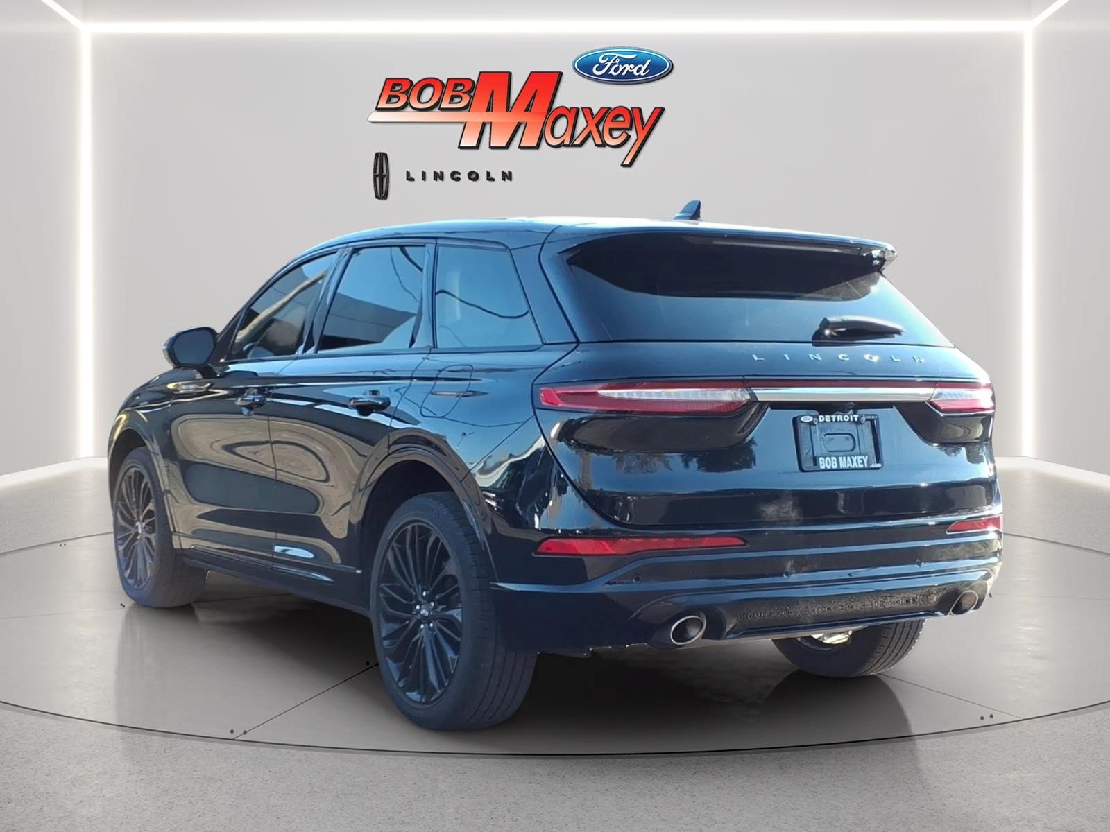 Used 2024 Lincoln Corsair AWD w/ Equipment Group 101A image 6