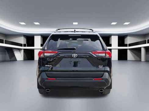 Used 2023 Toyota RAV4 XLE image 5