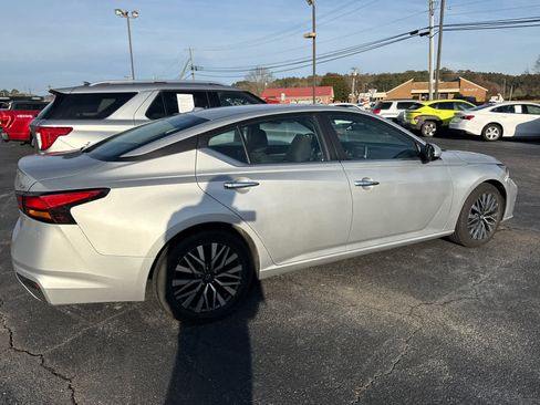 Used 2023 Nissan Altima 2.5 SV image 26