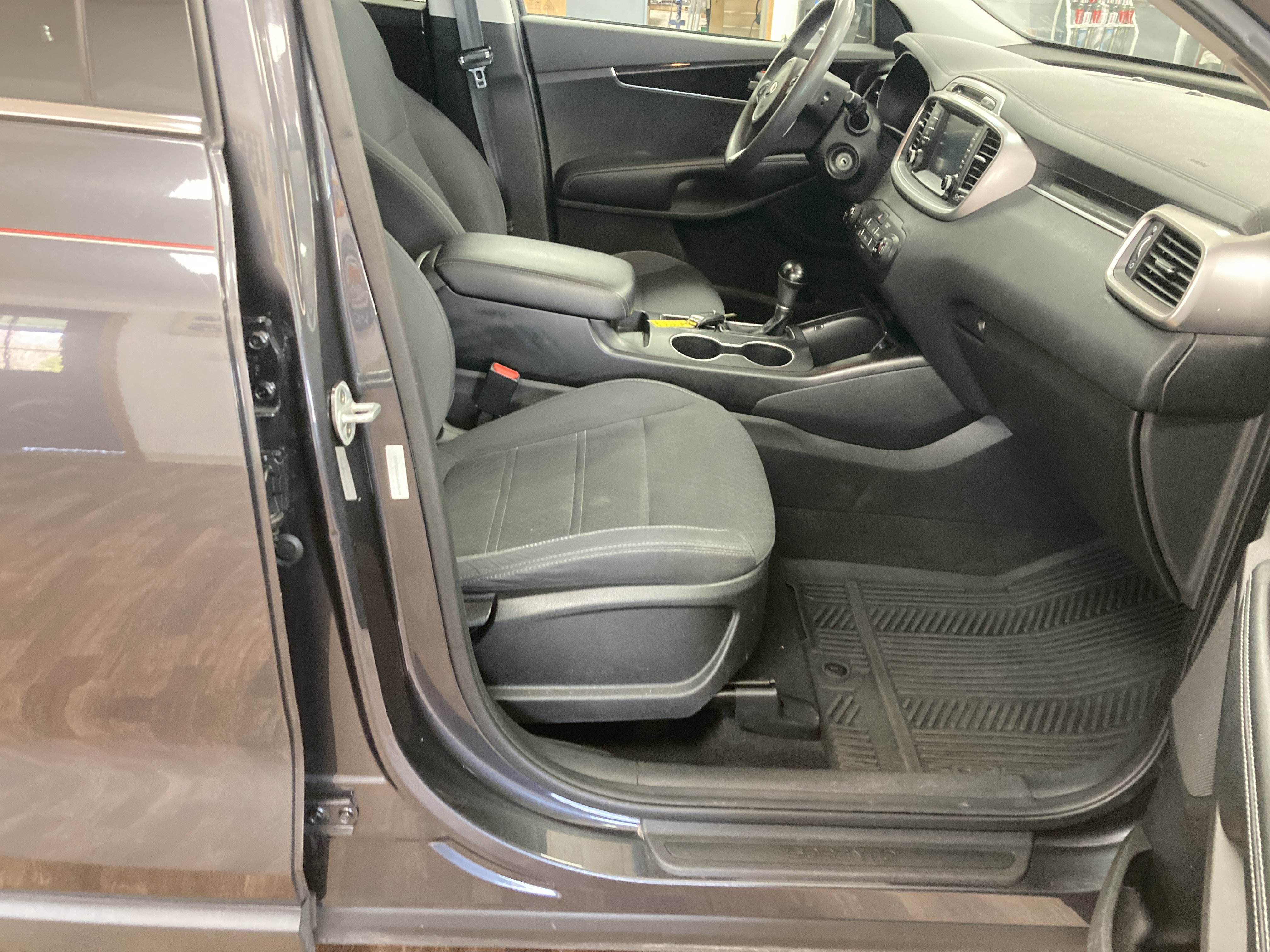 Used 2018 Kia Sorento AWD image 19