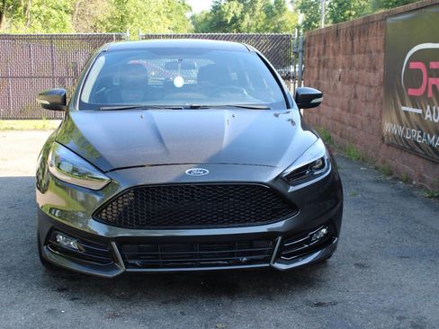 Used 2015 Ford Focus ST w/ Equipment Group 401A image 4