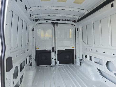 New 2026 Ford Transit 250 148 Medium Roof Extended AWD image 17