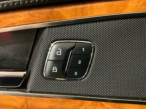 Used 2017 Lincoln MKX Select w/ Select Plus Package FWD image 18