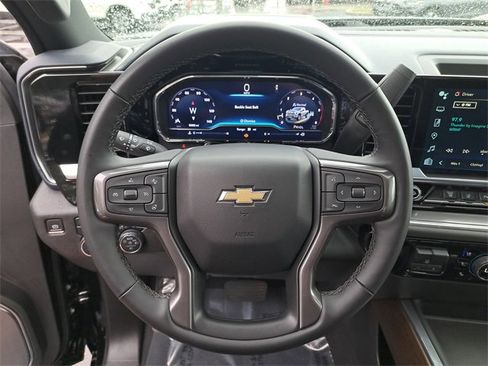 Used 2024 Chevrolet Silverado 3500 High Country w/ Technology Package image 27