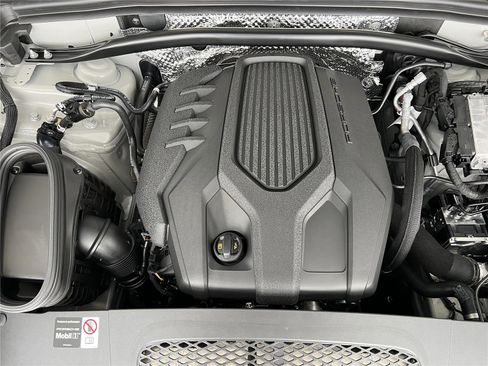 Used 2026 Porsche Macan image 27