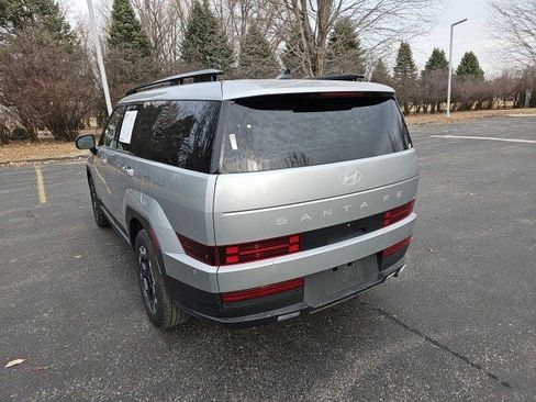 Used 2025 Hyundai Santa Fe SEL image 3