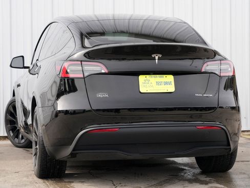 Used 2021 Tesla Model Y Long Range image 6