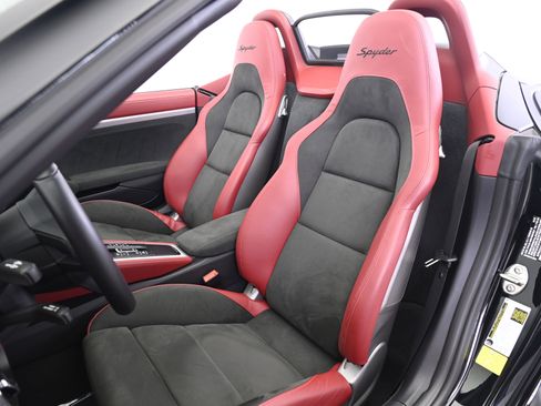 Used 2022 Porsche 718 Boxster Spyder image 5