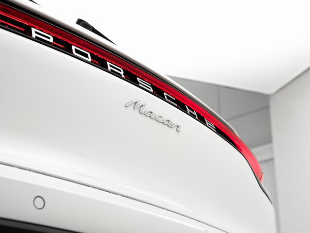 Certified 2026 Porsche Macan AWD/4WD image 36
