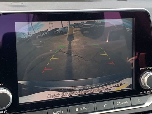 Used 2025 Nissan Altima 2.5 SV image 17